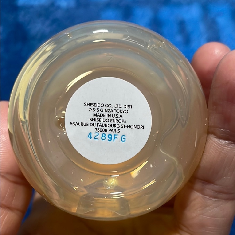 Shiseido WASO Gentle Cleanser with Cream and Gold Hues - Picture 4 of 6